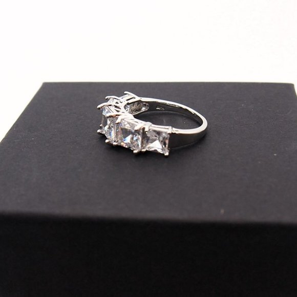 Incredible 5 Stone 6.00ctw Princess Cut Ring " Must See " - Picture 5 of 11